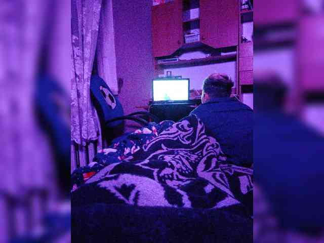 Femeli2045 webcam