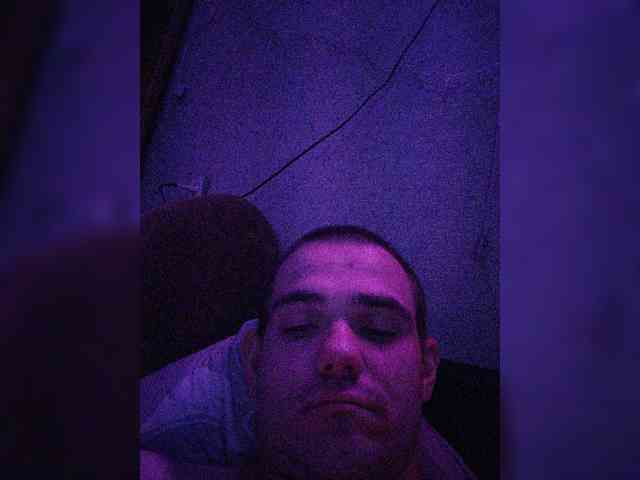 Femeli2045 webcam