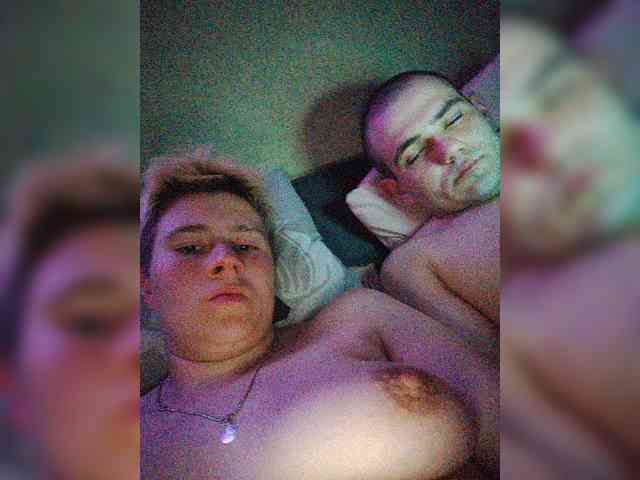 Femeli2045 webcam