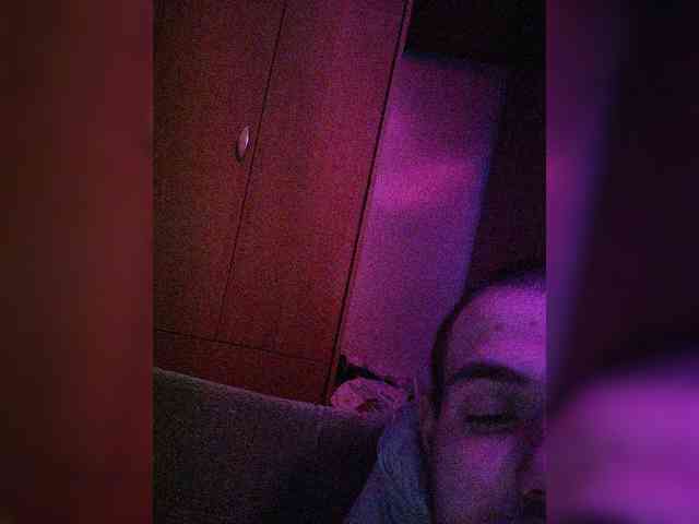 Femeli2045 webcam