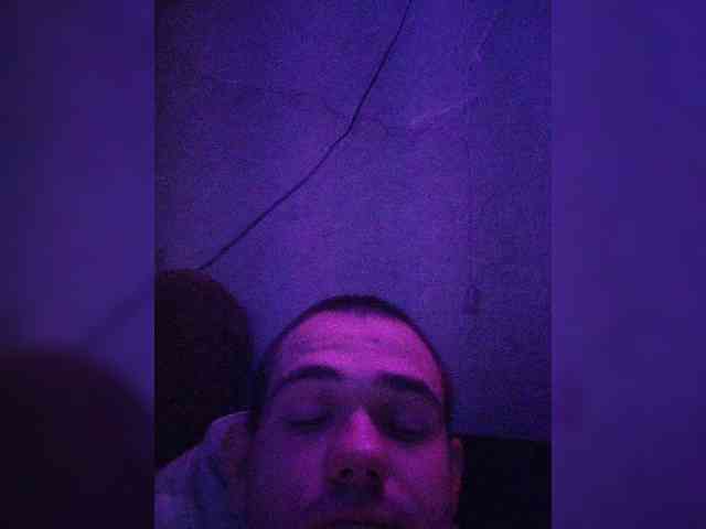 Femeli2045 webcam