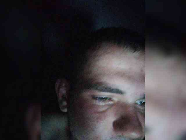 Femeli2045 webcam