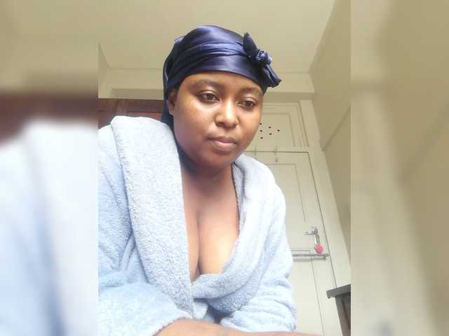 Nuna12's BongaCams show and profile