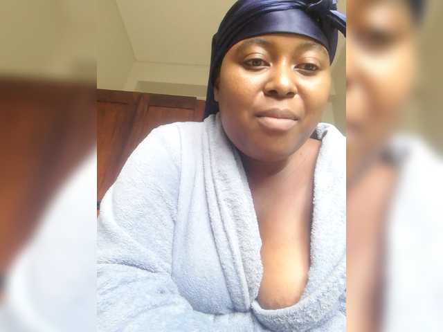 Nuna12's BongaCams show and profile