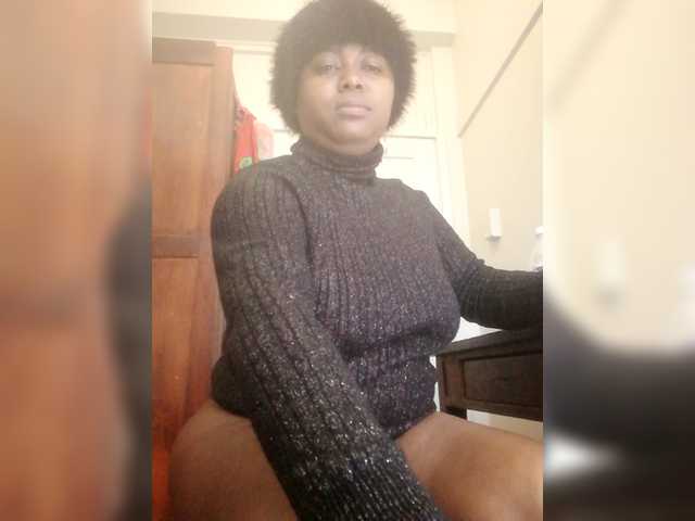 Nuna12 live cam on BongaCams