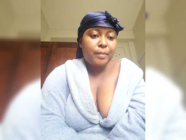 Nuna12's BongaCams show and profile