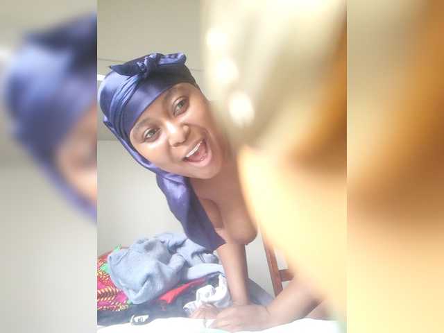 Nuna12's BongaCams show and profile