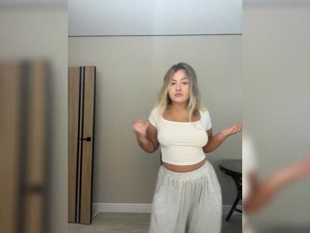 SunshineEmma live cam on BongaCams