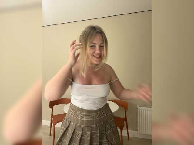 SunshineEmma live cam on BongaCams
