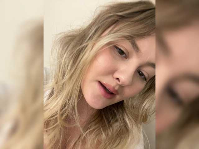 SunshineEmma live cam on BongaCams
