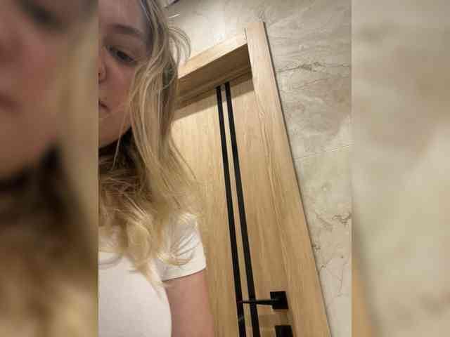 Sunshineemma's cam show statistics and live stream