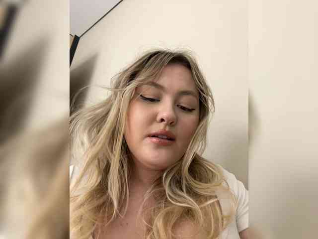 Sunshineemma's cam show statistics and live stream