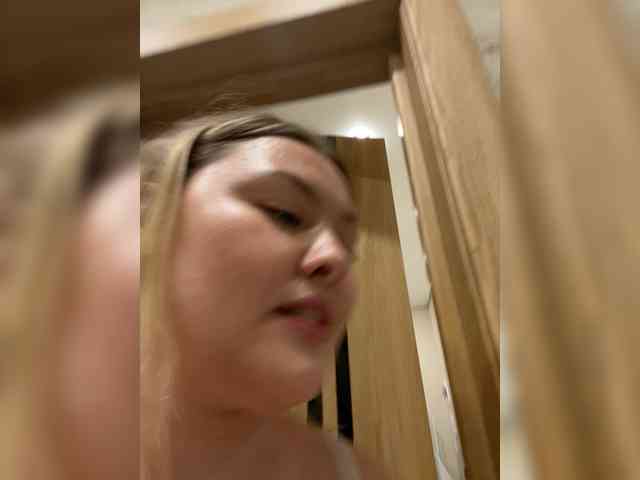 Sunshineemma's cam show statistics and live stream