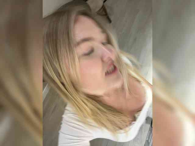 sunshineemma's live room