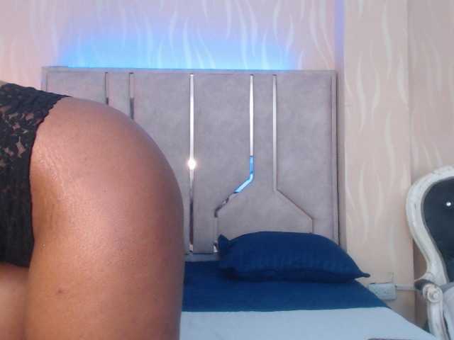 TinnaTaylor live cam on BongaCams