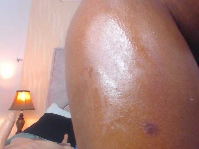 TinnaTaylor live cam on BongaCams