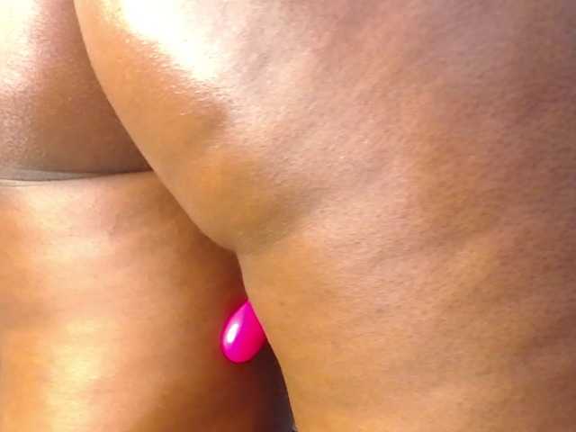 TinnaTaylor live cam on BongaCams