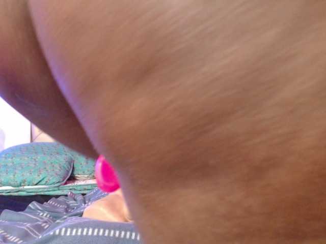 TinnaTaylor live cam on BongaCams