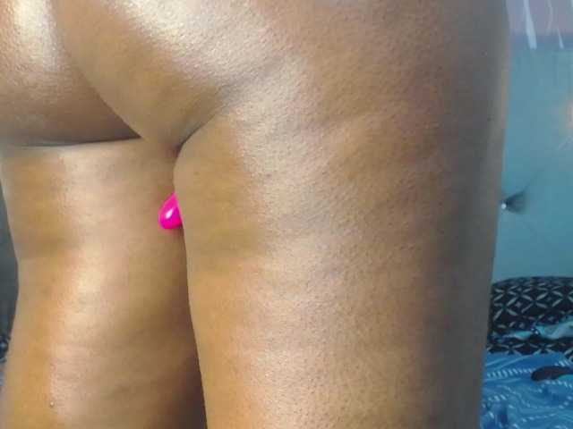TinnaTaylor live cam on BongaCams