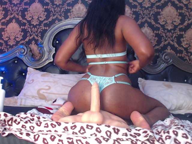 TinnaTaylor live cam on BongaCams