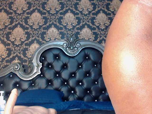TinnaTaylor live cam on BongaCams
