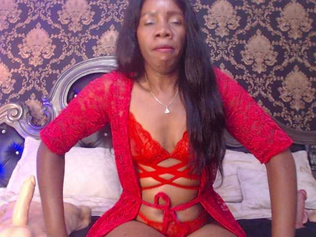 TinnaTaylor live cam on BongaCams