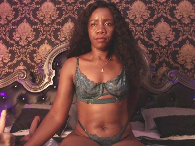 TinnaTaylor live webcam show