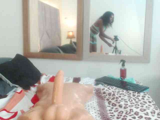 TinnaTaylor webcam