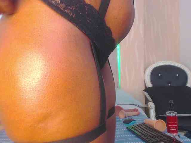 TinnaTaylor webcam
