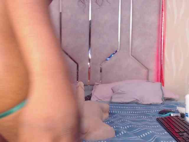 TinnaTaylor webcam