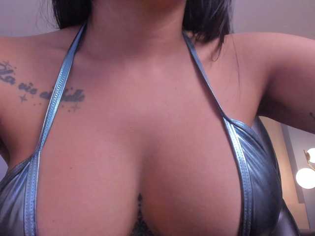 KatieNolanX's BongaCams show and profile