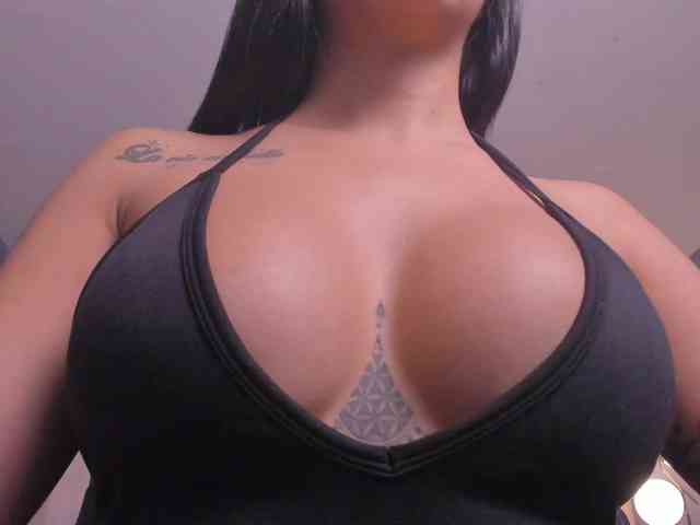 KatieNolanX Live Webcam on BongaCams