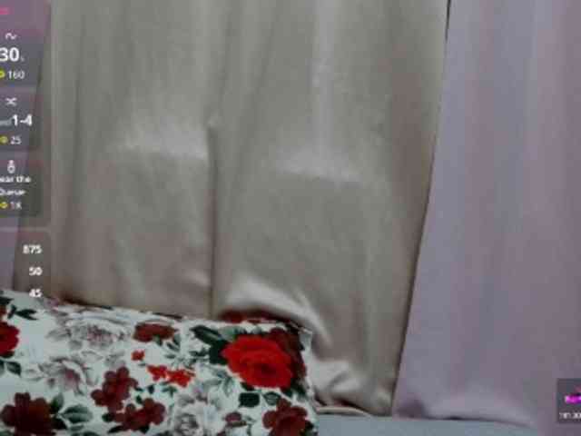 LadyPeach webcam