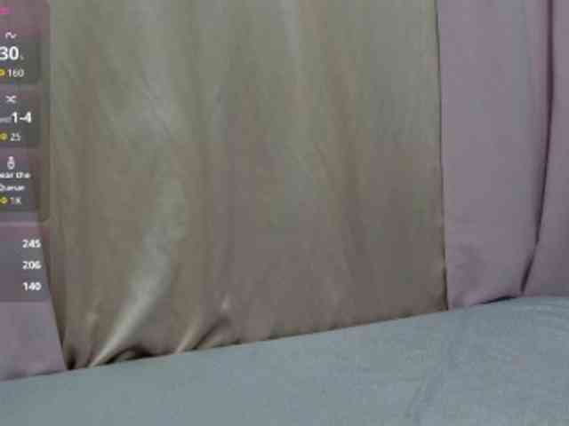 LadyPeach webcam