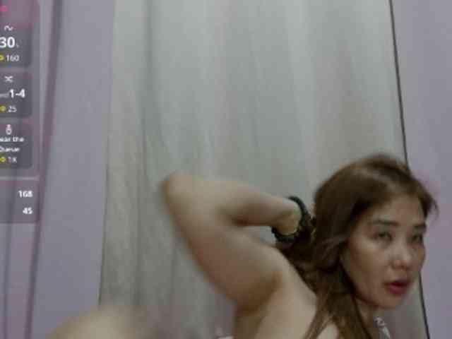 LadyPeach webcam