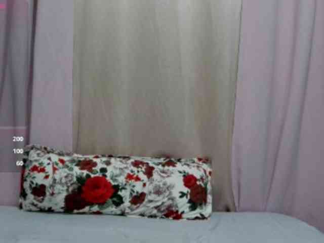 LadyPeach webcam