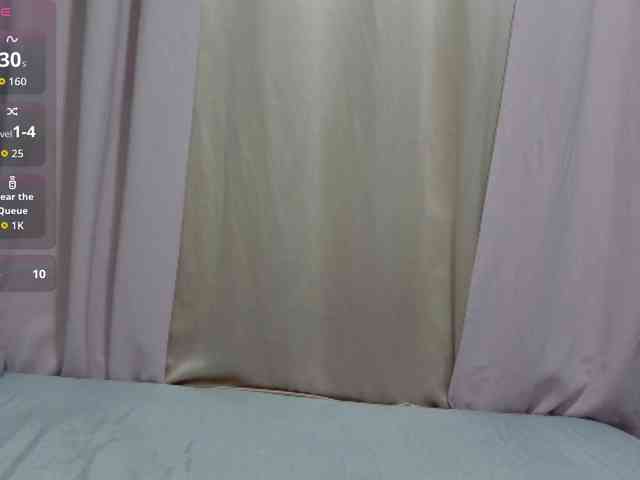 LadyPeach webcam
