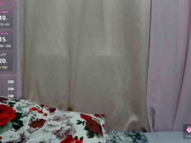 LadyPeach webcam