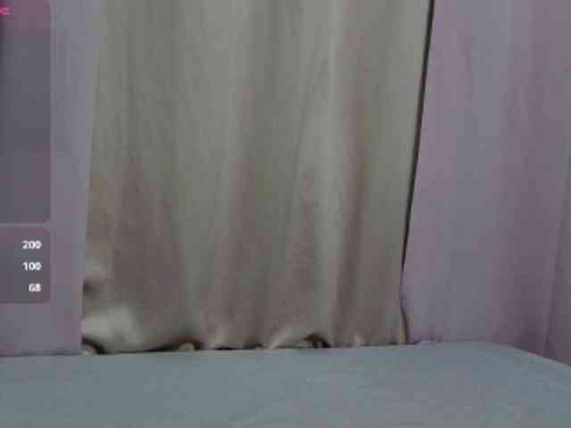 LadyPeach webcam