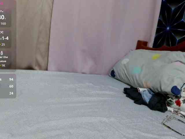 LadyPeach webcam