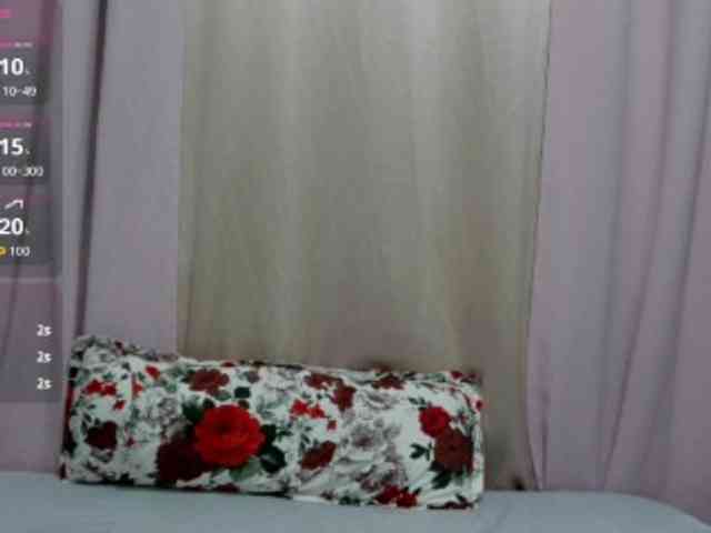 LadyPeach webcam