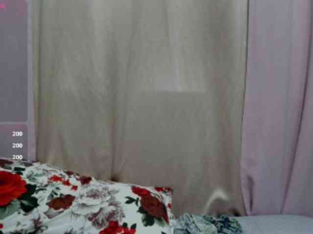LadyPeach webcam