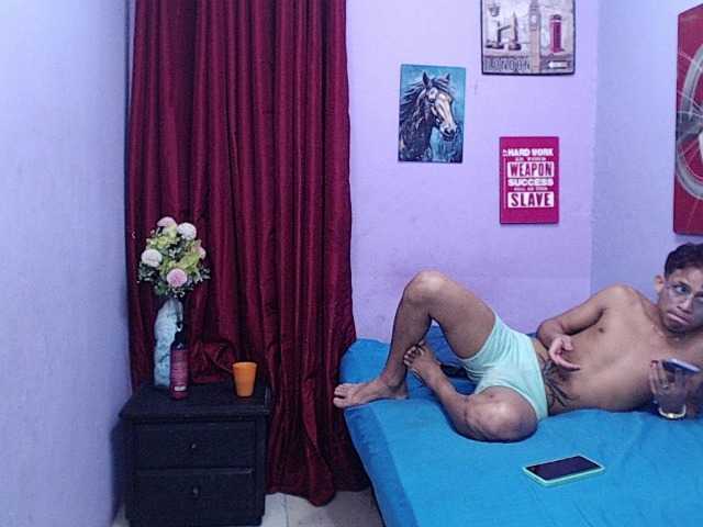 Tatiwallace live cam on BongaCams