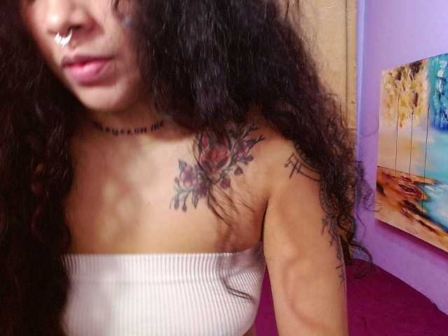 Tatiwallace live cam on BongaCams