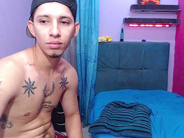Tatiwallace live cam on BongaCams