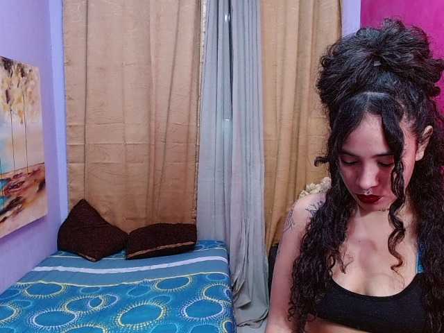Tatiwallace live cam on UnifiedCams