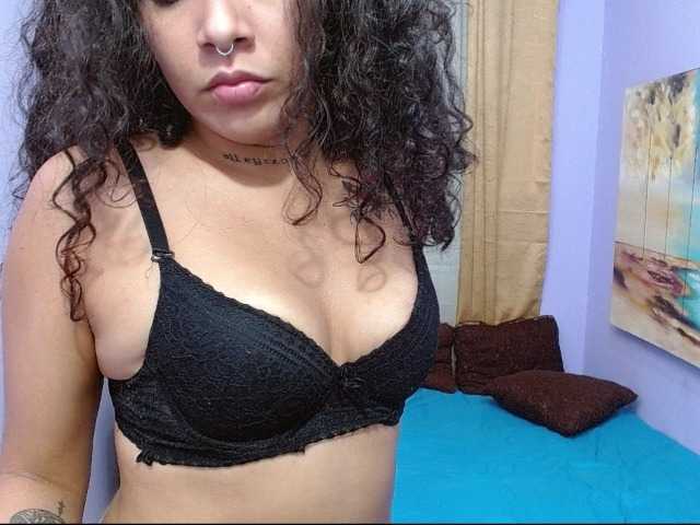 Tatiwallace live cam on BongaCams