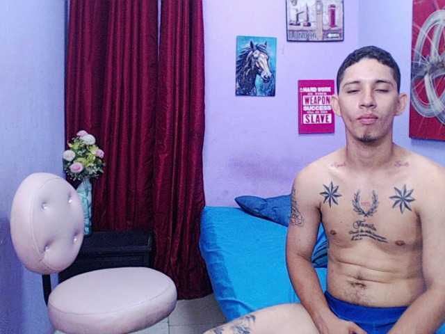 Tatiwallace live cam on BongaCams