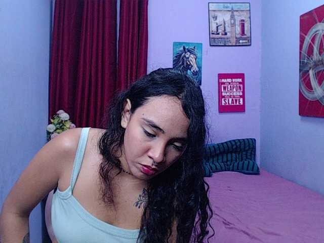 Tatiwallace live cam on BongaCams