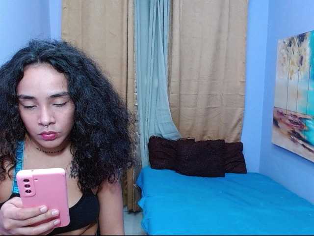 Tatiwallace live cam on BongaCams